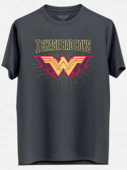 I Chase Bad Boys - Wonder Woman Official T-shirt